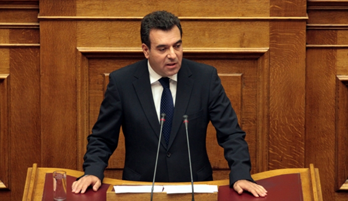Το θέμα της παροχής δικαιώματος ψήφου στους Αποδήμους Έλληνες του εξωτερικού και της εκπροσώπησής τους στο Κοινοβούλιο, έθεσε ο Μ. Κόνσολας