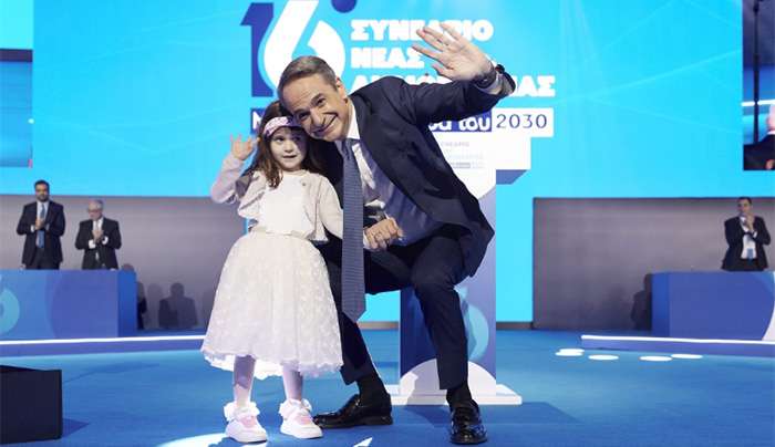 Από το νησί της Κω κατάγεται το κοριτσάκι που έκλεψε την παράσταση στο συνέδριο της ΝΔ