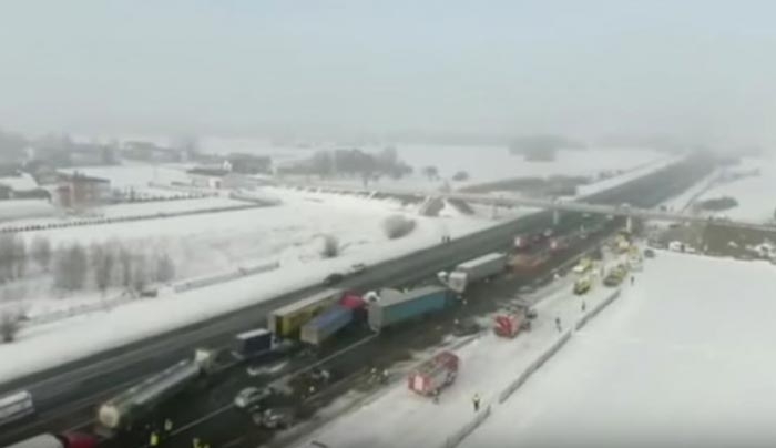 Ασύλληπτη καραμπόλα 40 οχημάτων στην Πολωνία - ΒΙΝΤΕΟ