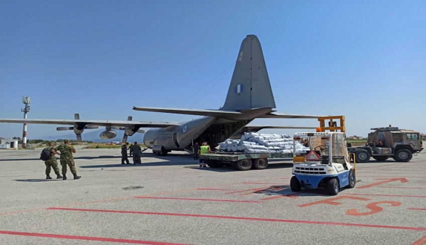 Μεταφορά σκηνών με C-130 στη Λέσβο - Από Κω και Χίο