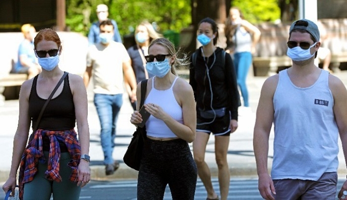 Κορωνοϊός: Γιατί δεν επιβάλλεται μάσκα παντού στην Αττική