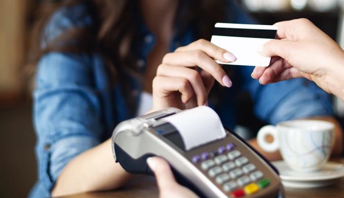 Σαφάρι για τα παράνομα POS - Πώς οι επιτήδειοι παρακάμπτουν τα capital controls
