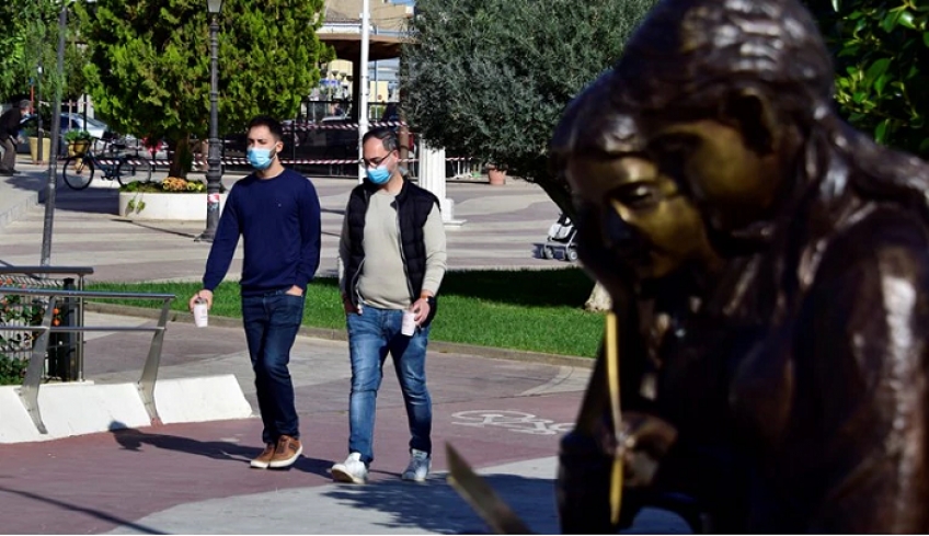 Κορονοϊός: Πώς βοηθά η μάσκα εάν κάποιος κολλήσει τον ιό - Ελληνας καθηγητής του MIT εξηγεί