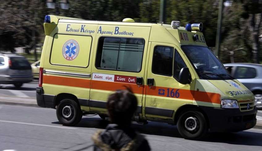 Τραγωδία στο Λουτράκι: Γυναίκα κρεμάστηκε με κορδόνι στο πόμολο της πόρτας - Είχε προηγηθεί καυγάς με τον σύζυγό της