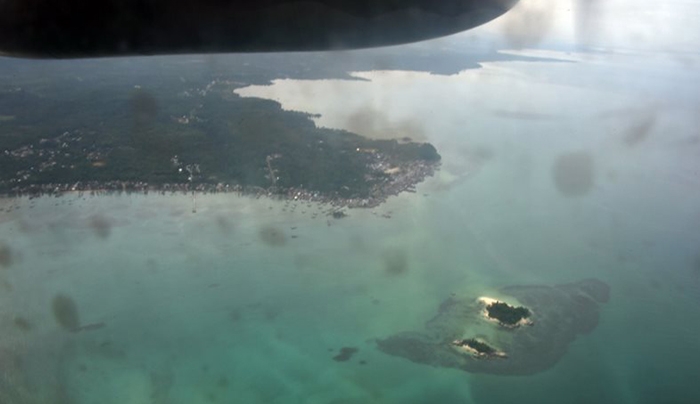 AirAsia: Ψάχνουν τα μαύρα κουτιά του αεροπλάνου στον βυθό του ωκεανού