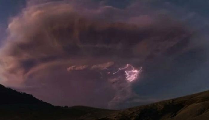Σπάνιο φαινόμενο ηφαιστειακής καταιγίδας στην Παταγονία [Βίντεο]