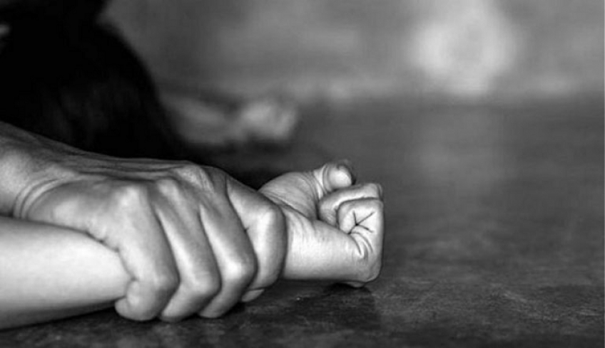Δωδεκάνησα: Συγκλονίζει η εξομολόγηση της «Αγγελικής» – «Συνάδελφος του πατέρα μου με βίαζε από τα 10 μου»
