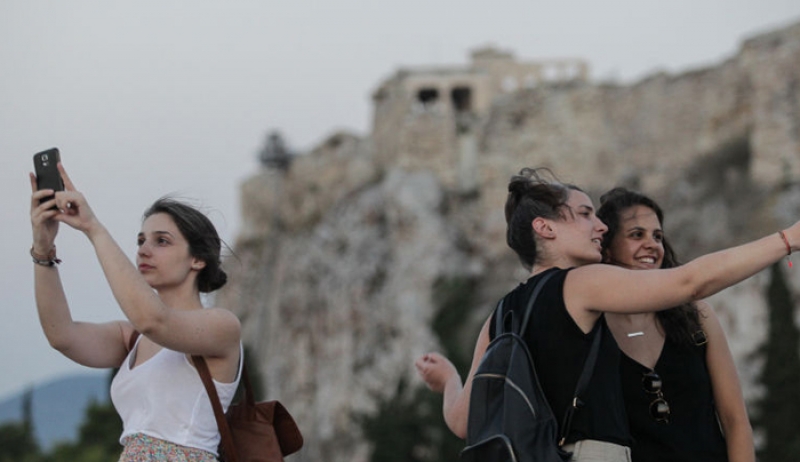 Κωλοτούμπα Παππά για το χαράτσι σε κινητά και τάμπλετ