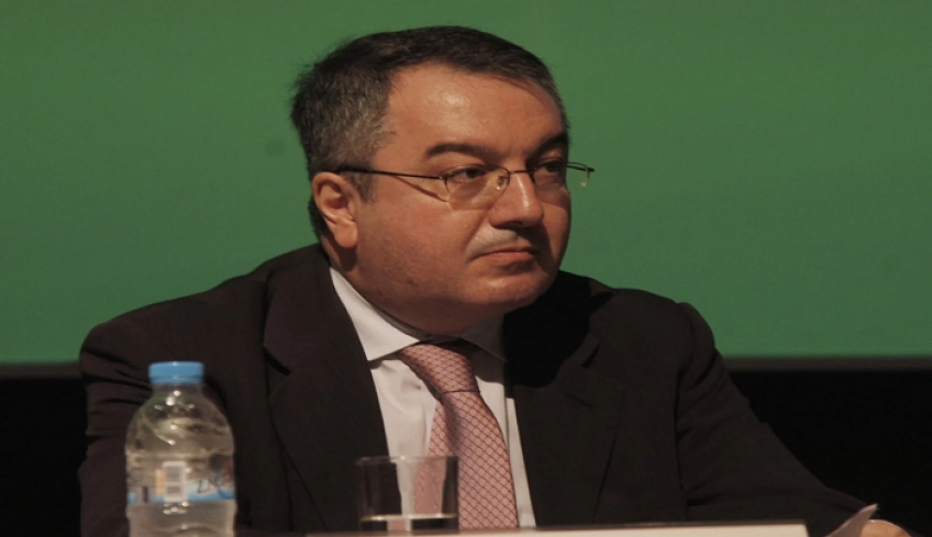 «Να κρατήσουν 12 εβδομάδες τα μέτρα. Αν ανοίξουν τα σχολεία να γίνει μόνο για την Γ΄Λυκείου» λέει ο Μόσιαλος