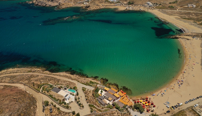 Λουκέτο στο beach bar της Μυκόνου, μετά το πάρτι συνωστισμού [βίντεο]