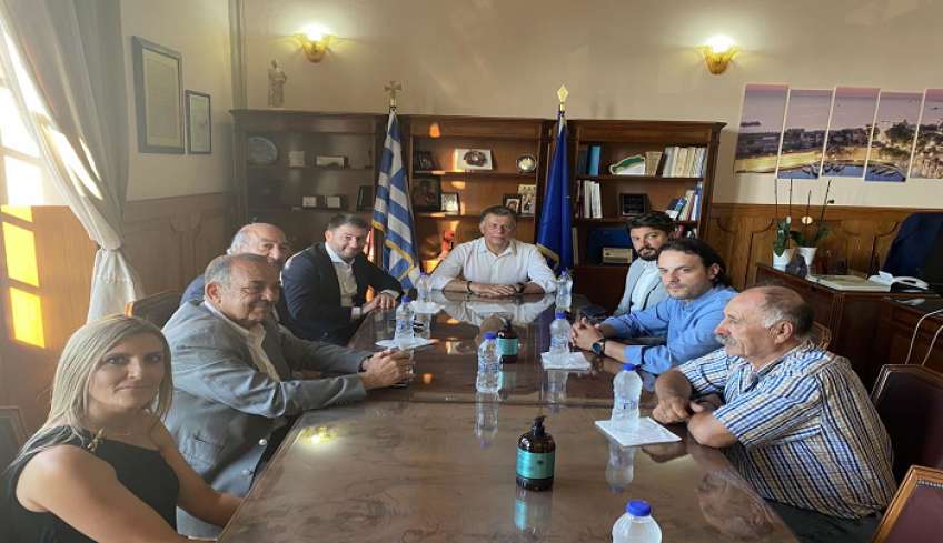 Συνάντηση του δημάρχου Θ.Νικηταρά με το Ν. Ανδρουλάκη στο Δημαρχειακό Μέγαρο