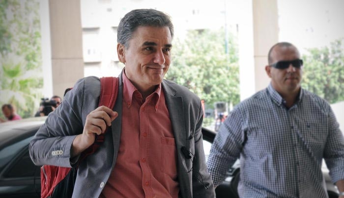 Νέο «ψαλίδι»: Στα 8.636 ευρώ πέφτει το αφορολόγητο