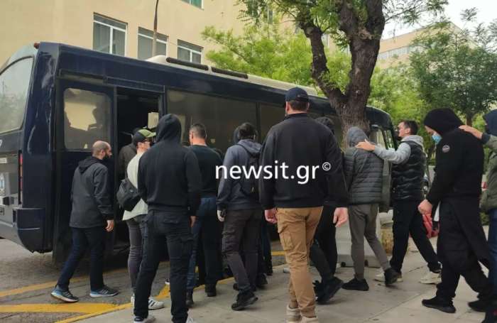 Δολοφονία αστυνομικού Λυγγερίδη: Προφυλακίστηκαν 7 μέλη – Τι λέει ηγετικό στέλεχος στην απολογία του για τα επεισόδια στου Ρέντη