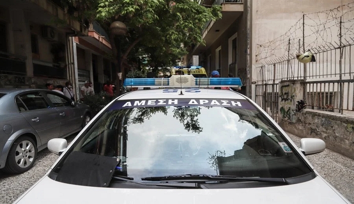 Tραγωδία στη Γλυφάδα: Νεαρός αυτοκτόνησε με μπαλαντέζα, τον βρήκε η 17χρονη αδερφή του