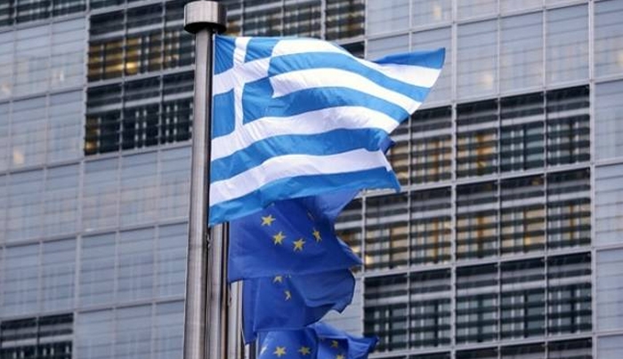 Σταδιακή μείωση του αφορολόγητου ζητάει η Κομισιόν