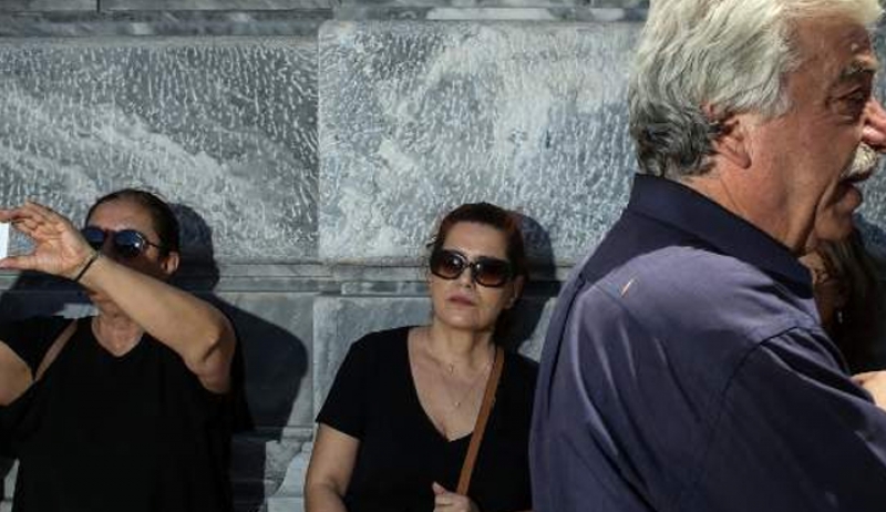 Περικοπές-σοκ στις συντάξεις Δημοσίου -Εως 210 ευρώ τον μήνα