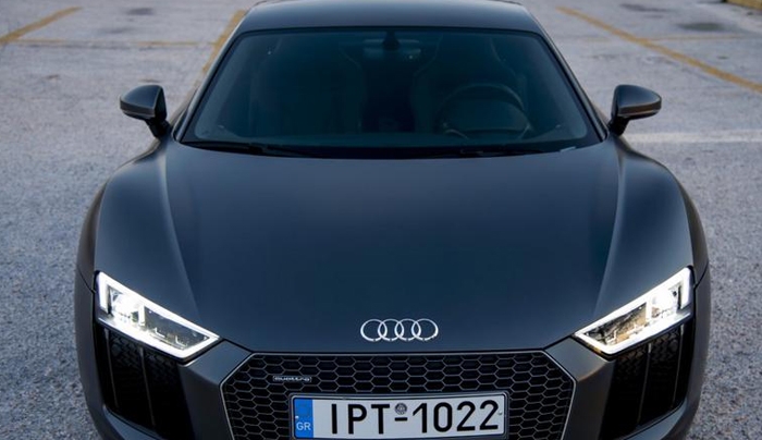 Αυτοκίνητα που θα «μιλάνε» με τα φανάρια ετοιμάζει η Audi