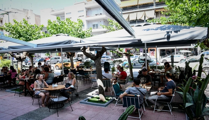 Μέχρι τις 23 Ιανουαρίου και... βλέπουμε η παράταση στα μέτρα, έρχονται τα πρόστιμα για τους ανεμβολίαστους άνω των 60 ετών