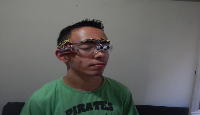 Η Ελλάδα του μέλλοντος: Μαθητής από την Άρτα έφτιαξε ειδικά γυαλιά για τυφλούς
