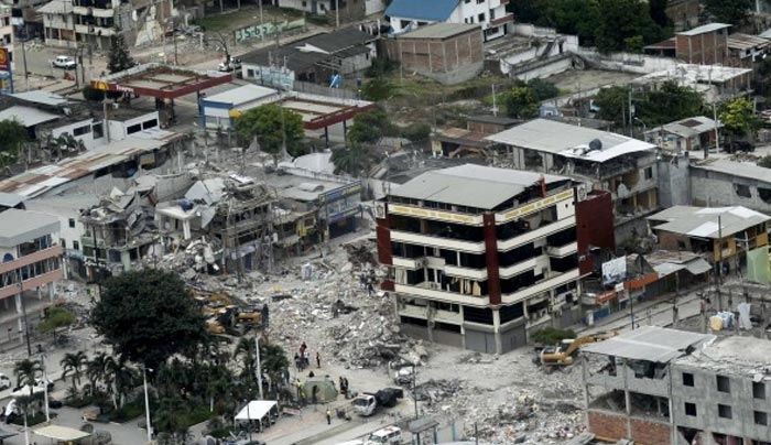 Συγκλονιστικές εικόνες στον Ισημερινό: 646 νεκροί, 12.5000 τραυματίες, 130 αγνοούμενοι! Δεν σταματούν οι μετασεισμοί!