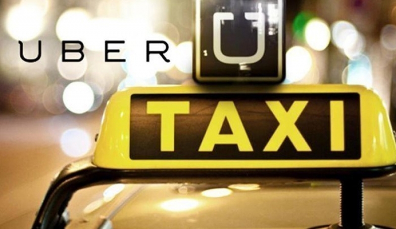 Ο &quot;κλεφτοπόλεμος&quot; ταξιτζήδων - Uber στους δρόμους της πόλης- Οι διαφορές, ο νόμος, τα... κενά και οι συλλήψεις