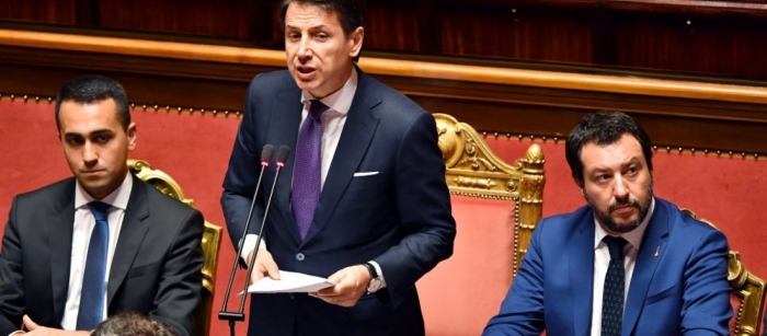 Le Monde: «Η νέα ιταλική κυβέρνηση θα συγκρουστεί με την ΕΕ - Δώστε λύση τώρα στο ελληνικό χρέος πριν να είναι αργά... »
