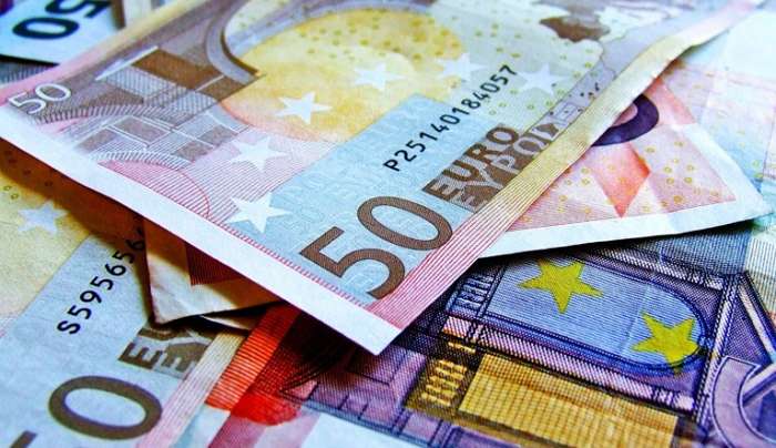 Ποιοι δικαιούνται τη νέα "επιταγή ακρίβειας" - Διευρύνονται οι χαμηλοσυνταξούχοι, πόσα χρήματα θα πάρουν
