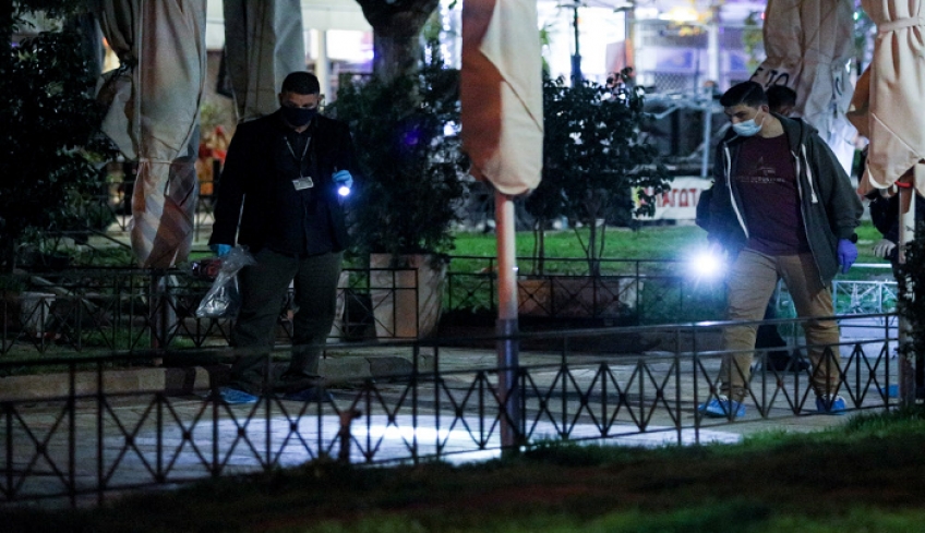 Πυροβολισμοί στον Αγιο Σώστη: Ενας νεκρός και 3 τραυματίες -Ξεκαθάρισμα λογαριασμών «βλέπει» η ΕΛ.ΑΣ. [βίντεο]