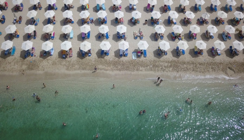 Guardian για τον ευρωπαϊκό τουρισμό: «Η Ελλάδα έτοιμη να κεφαλαιοποιήσει την επιτυχημένη διαχείριση της πανδημίας»