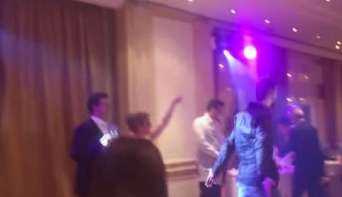 Απίστευτο σκηνικό με τον Μουζουράκη: Εισέβαλε… μεθυσμένος στον γάμο της «πρώην» του! (βίντεο)
