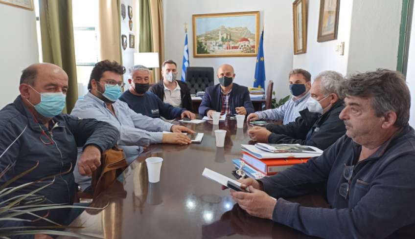 ΤΟ ΔΗΜΑΡΧΟ ΛΕΡΟΥ ΕΠΙΣΚΕΦΘΗΚΑΝ ΟΙ ΜΗΧΑΝΙΚΟΙ ΤΗΣ ΠΕΡΙΦΕΡΕΙΑΣ ΓΙΑ ΤΗΝ ΕΝΑΡΞΗ ΤΟΥ ΕΡΓΟΥ ΤΩΝ ΑΣΦΑΛΤΟΣΤΡΩΣΕΩΝ ΚΑΙ ΚΑΘΑΡΙΣΜΟΥ ΡΕΜΑΤΩΝ
