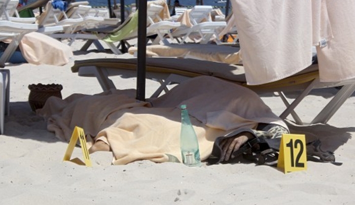 Τυνησία: Έντρομοι οι τουρίστες φεύγουν μετά το αιματοκύλισμα!
