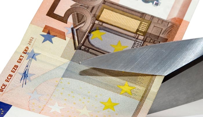 Συντάξεις: «Ψαλίδι» στις επικουρικές και τα εφάπαξ - Μειώνονται τα μερίσματα