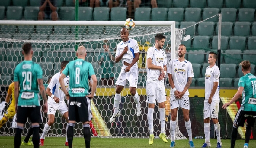 Europa League: Με τύχη και άμυνα «μπετόν» ο Ατρόμητος πήρε το 0-0 στη Βαρσοβία