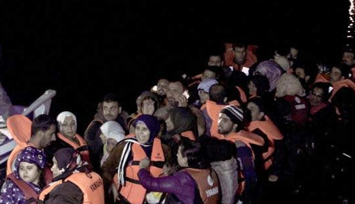 Ανοιχτά της Πύλου περισυνελέγησαν 41 πρόσφυγες που ήταν σε ξύλινη βάρκα