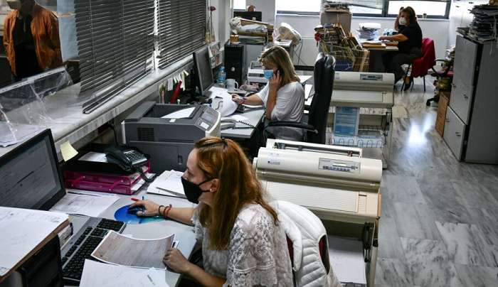 «Ποδαρικό» με 6 αλλαγές στη φορολογία [πίνακας]