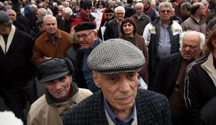 Ερχεται «κούρεμα» στην εθνική σύνταξη και στις επικουρικές