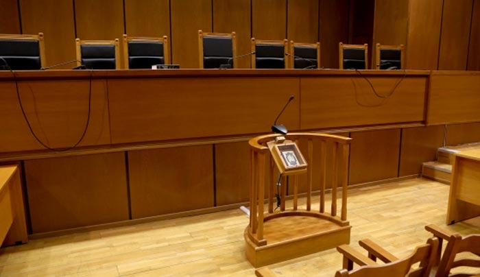 Πανδαιμόνιο στη δίκη της Χρυσής Αυγής - Αποχώρησε η Έδρα