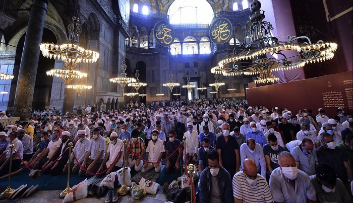 Αγία Σοφία: Τρεις χιλιάδες άνθρωποι μολύνθηκαν με κορονοϊό στη φιέστα Ερντογάν
