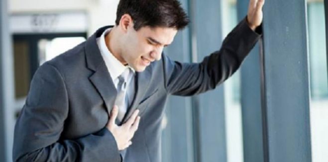 Πόνος στο στήθος: καρδιά ή στομάχι