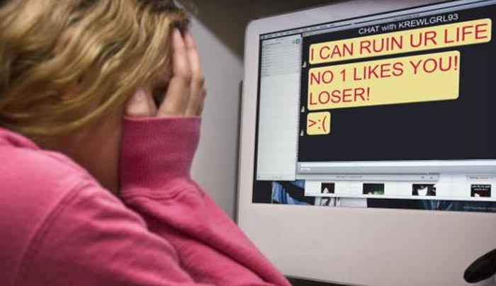 15χρονη κατηγορείται για bullying μέσω Ιντερνετ σε βάρος δύο ανήλικων κοριτσιών