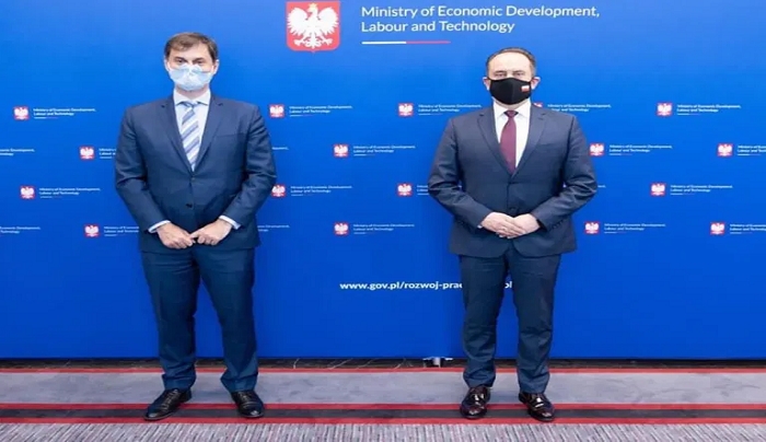 Με τρεις νέες πτήσεις η LOT στη Ρόδο, Θεσσαλονίκη και Ηράκλειο