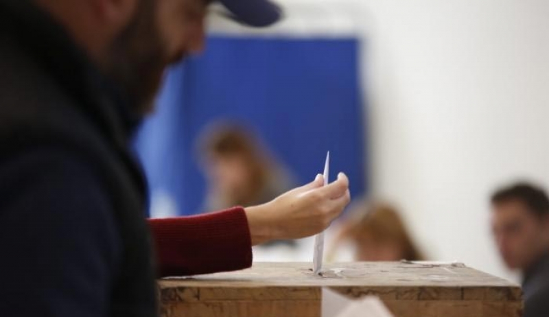 Δημοσκόπηση – έκπληξη για την κεντροαριστερά