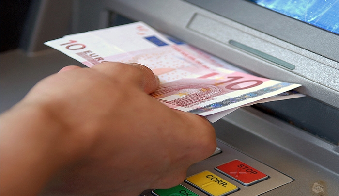 Τα capital controls δεν πρόκειται να φύγουν πριν από τα μέσα του 2016