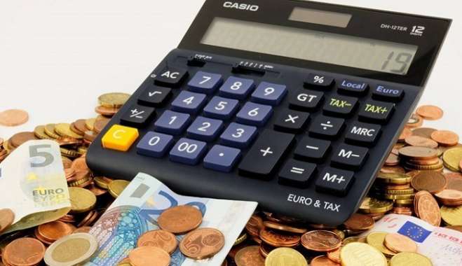 Αυξήσεις μισθών στους τραπεζικούς λογαριασμούς – Τι ισχύει αν ο εργοδότης δεν υιοθετήσει την αναπροσαρμογή