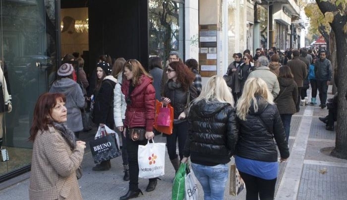 Το ΔΝΤ ζήτησε να ανοίγουν και τις 52 Κυριακές τα εμπορικά καταστήματα