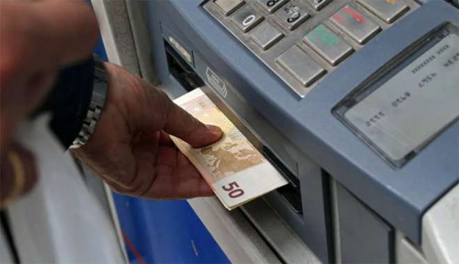 ATM τραπεζών: Οι τέσσερις βασικές αλλαγές που φέρνει η ρύθμιση από 11 Αυγούστου