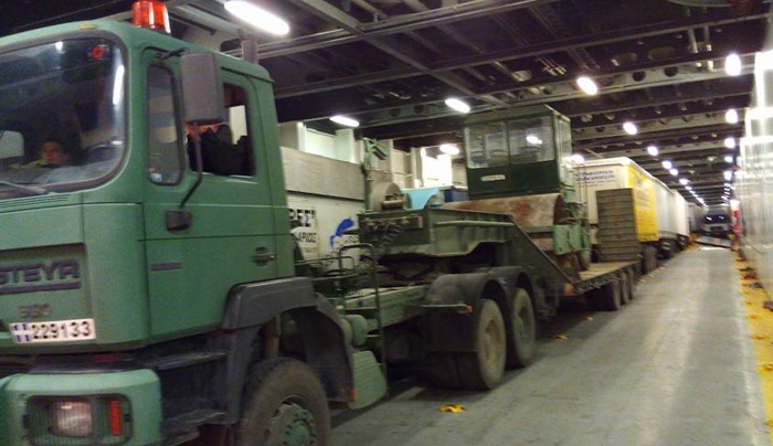 Μηχανήματα του στρατού αφίχθησαν στο λιμάνι της Κω