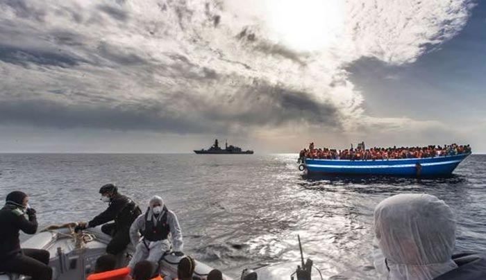 Διάσωση 2.000 μεταναστών στα ανοικτά των λιβυκών ακτών