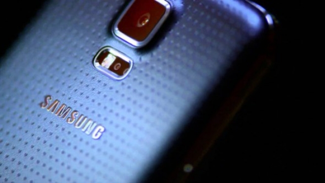 Samsung Galaxy S5: Ταξίδι μίας εβδομάδας με μία φόρτιση Video